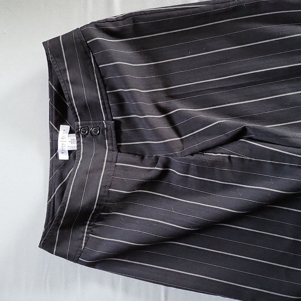 White House Black Market cropped Capri pants